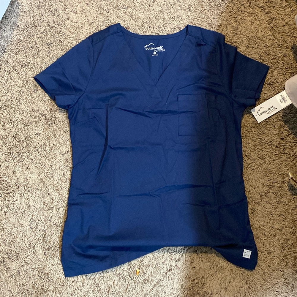 Butter-Soft STRETCH Women's 1-Pocket V-Neck Tuck-In Scrub Top